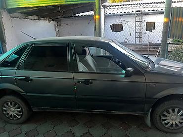 fit 2008: Volkswagen Passat: 1990 г., Механика, Седан — 3