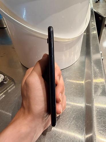 iphone se 2020 satilir: IPhone SE 2020, 128 GB, Qara, Barmaq izi — 7