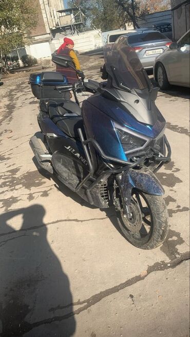 мотоцикл java: Скутер JILANG Z-MAX (макси-скутер) - Тип: бензиновый макси-скутер с