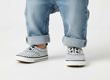 kapcie z kaczego pierza: Baby shoes, H&M, 19, condition - Very good