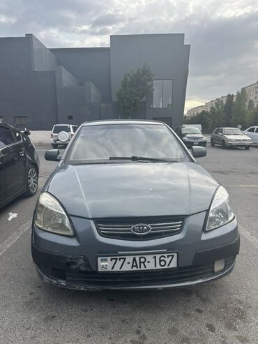 kia k7: Qalmaq şərtilə verilir. Hazır lizingdir. 34 ayı qalıb. Aylıq 395