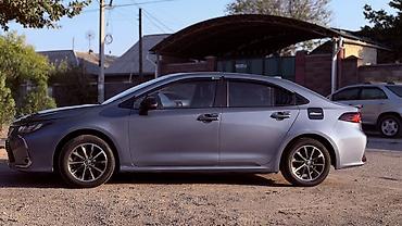 corolla 2022: Toyota Corolla: 2020 г., 1.8 л, Вариатор, Гибрид, Седан — 3