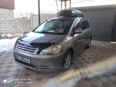 Toyota: Toyota Ipsum: 2002 г., 2.4 л, Автомат, Газ, Минивэн