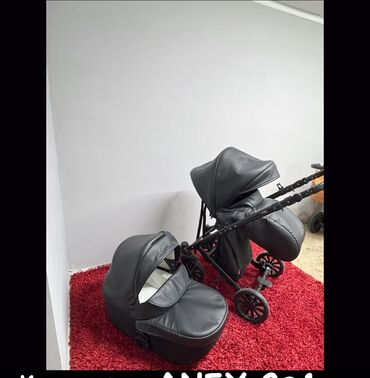 коляски для ребёнка: Коляска, цвет - Фиолетовый, Б/у