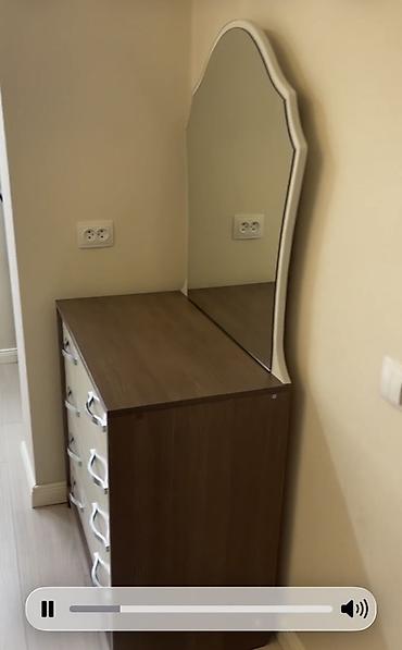 Спальные гарнитуры: Спальня комплектом Состав: - Двуспальная кровать с высоким мягким — 6