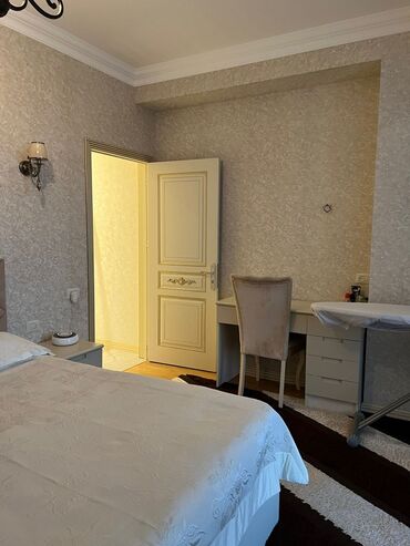 Qonaq otağı dəstləri: İşlənmiş — 13