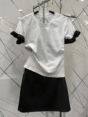 Kompleti: Komplet
Cena 1900
Uni vel.
V14 — 7