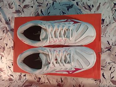 Patike: Mizuno Wave Voltage ženske patike za odbojku – bele sa crvenim — 3