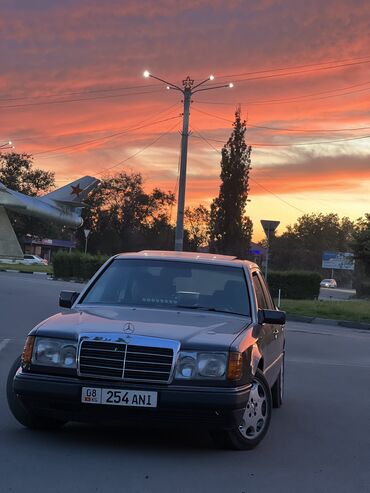 мерседен: Mercedes-Benz 230: 1991 г., 2.3 л, Механика, Бензин, Седан