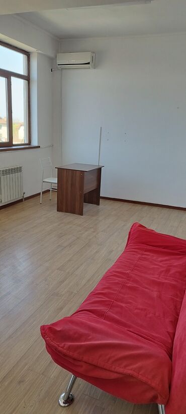 сдам место в салоне красоты: Сдаю Офис, 40 м², В бизнес центре, С отдельной кухней, С системой безопасности
