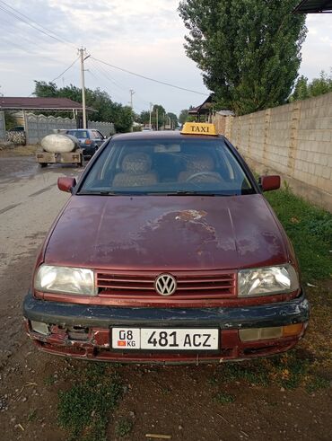 голф 2 двери: Volkswagen Bettle: 1994 г., 1.8 л, Механика, Газ