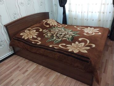 Кровати: Б/у, Двуспальная кровать, С подъемным механизмом, С матрасом, Без выдвижных ящиков, Россия