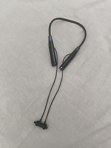 Аудиотехника: Беспроводные наушники-гарнитура с оголовьем на шею (neckband) — 1