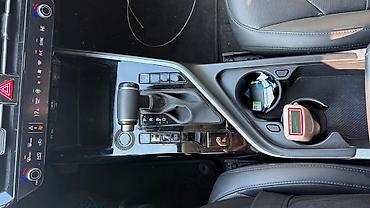 Kia: Kia Niro: 2022 г., 1.6 л, Автомат, Гибрид, Хэтчбэк — 18