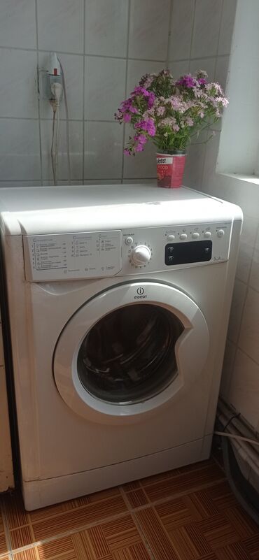 Paltaryuyan maşınlar: Paltaryuyan maşın Indesit, 5 kq, İşlənmiş, Qurutma var, Kredit yoxdur, Ünvandan götürmə
