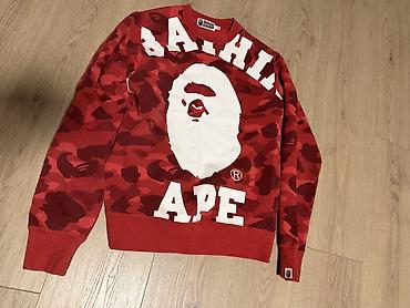 Свитшот A Bathing Ape (BAPE) с фирменным камуфляжным принтом Red Camo