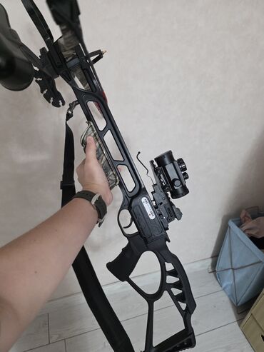 Другое для спорта и отдыха: Продаю рекурсивный арбалет Mankung MK 185. Сила плеч 80 кг, почти
