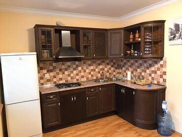 Ofislər: Nəsimi rayonu ərazisində səfirlik üçün tam yararlı 1600 kvm 5 — 6