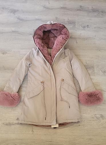 Winter jackets: Nova sa etiketom,prelepa parka.
vel S — 2