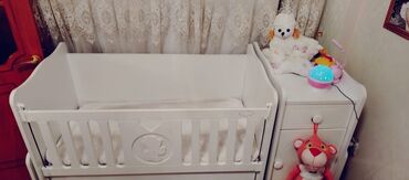 Beşiklər: Oğlan və qız üçün, Dördbucaq, Beşik, Dəstsiz, Matras ilə, Yellənmə mexanizmsiz — 10