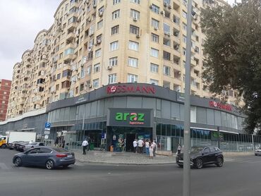 ищу квартиру с хозяйкой: Salam Ev uzunmuddetli verilir. NEFTÇİLƏR METROSUNA ayaqla 5 deqiqelik