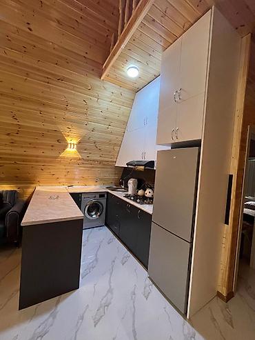Günlük kirayə evlər: Qəbələ günlük ev - A-frame üslubunda, şüşə fasadlı modern kottec - — 8