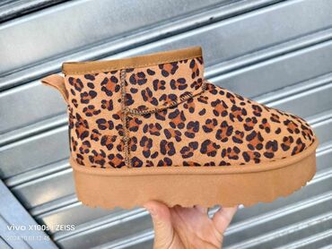 deichmann obuca zenska: Ugg mini boots, 41