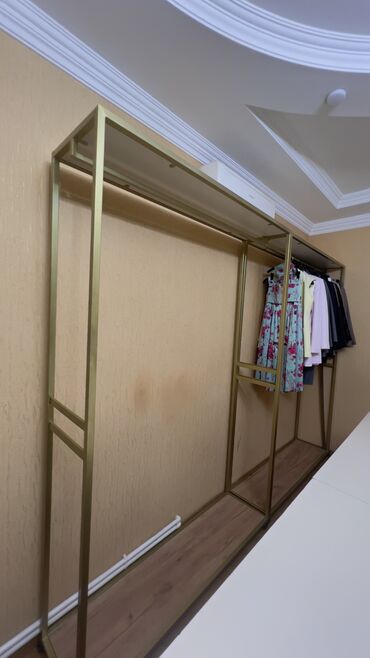 Digər mebel: 2 eded vitrin refi. En 150sm, hundurluk 220sm, sifarishle hazirlanib