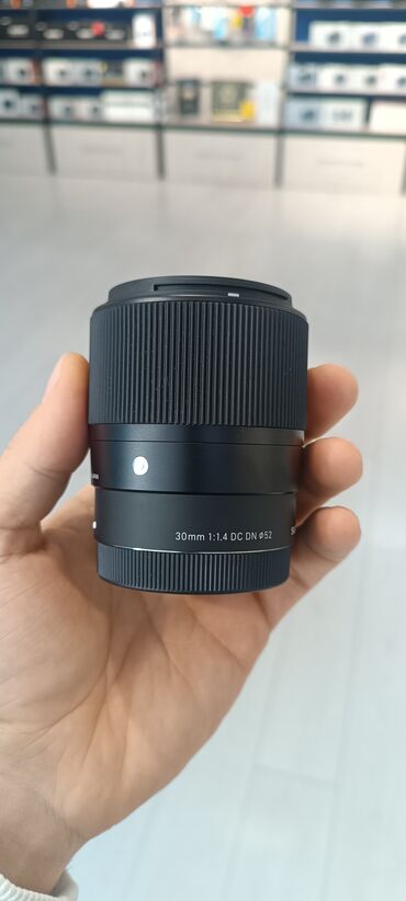 Foto və video aksesuarları: Sigma 30mm f1.4(Sony) ideal