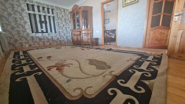 musviqabad qesebesinde heyet evleri: 4 otaqlı, 120 kv. m, Orta təmir