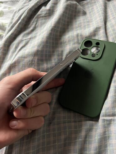 Apple iPhone: IPhone 14 Pro, 256 ГБ, Белый, Чехол, 88 % — 5