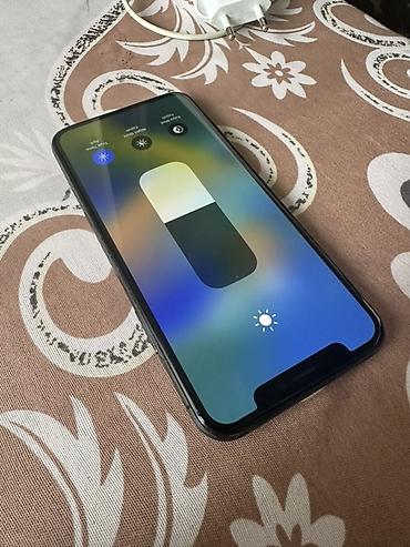 Apple iPhone: IPhone X, 64 GB, Qara, Face ID — 12