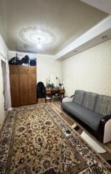 адресная табличка на частный дом: Срочно продаю 1 к. квартиру в районе Тунгуча, по ул Чолпон-Атинской