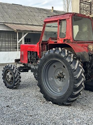 Другие тракторы: Трактор колесный красного цвета с кабиной. Основные характеристики и — 5