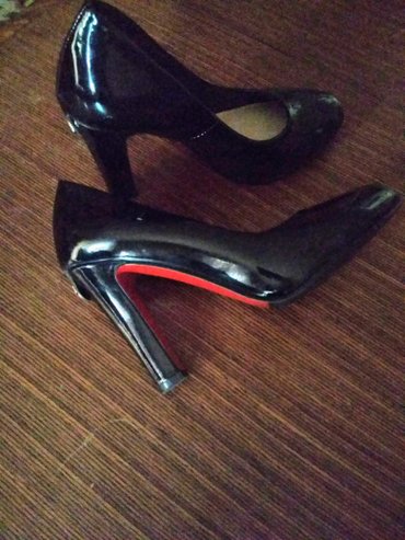 туфли 41 размера на каблуке: Туфли 37.5, цвет - Черный