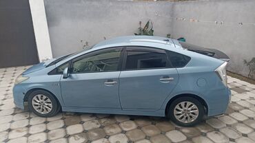 Toyota: Toyota Prius: 1.8 l | 2012 il Hetçbek