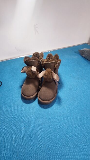 зимние сапоги аляска: Угги, 36, UGG, Б/у, цвет - Коричневый, Самовывоз, Платная доставка