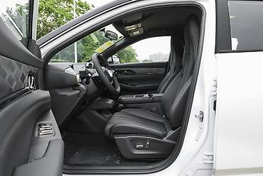 Dongfeng: Dongfeng : 2026 г., Автомат, Электромобиль, Кроссовер — 2
