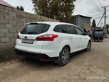 Ford Focus: 2015 г., 1.6 л, Робот, Бензин, Универсал