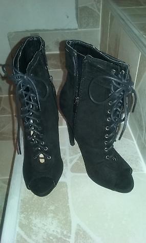 shoes: Crne sandale od velura, nove nenosene, vrlo udobne,br.37 — 2