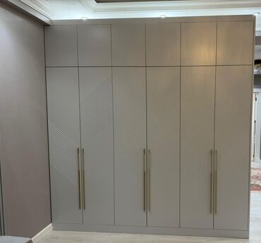 Dolab 1200 azn. Tezedir istifade edilmeyib. Materiali mdf boya