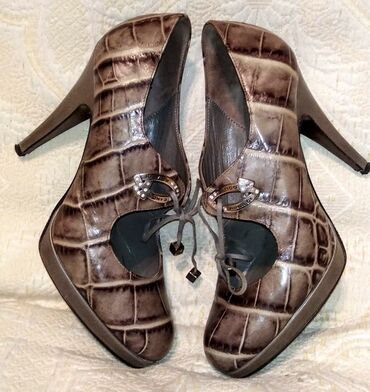 Gležnjače: Gležnjače, 38 — 2