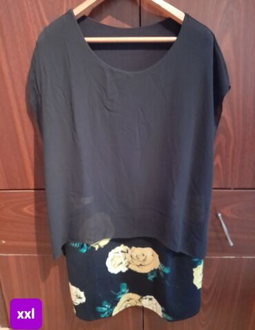 zenska crna bluza: Predivna haljina vel 2xl.Bukvalno nova, jednom obucena