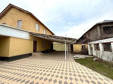 Продажа коттеджей и домов: 🏙️ Продаётся: Жилой дом — 140 м² 📍 Локация: Бишкек, ж/м Ак-Орго 🏢 — 2