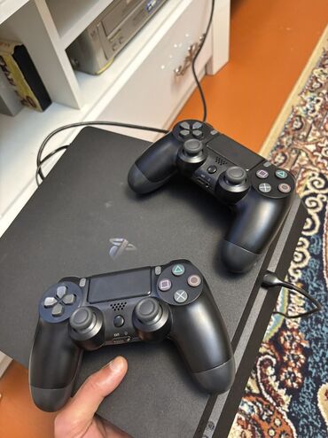 PS4 (Sony Playstation 4): Sony playstation 4 slim modeli 500GB. Prosifkalidi. İdeal