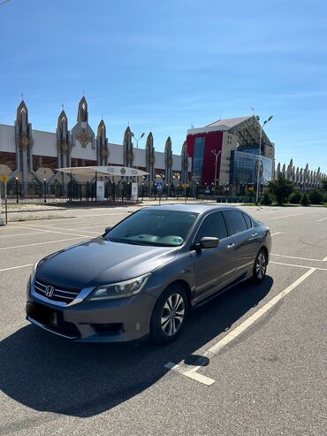 меняю варианты: Honda Accord: 2015 г., 2.4 л, Автомат, Бензин, Седан