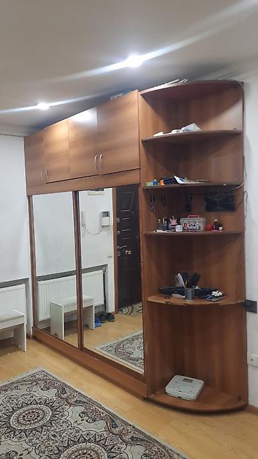 akvarium skaf: Dehliz dolabi satılır qiyməti 140 azn.Ünvan Şamaxinka(5949) Elmira x — 1
