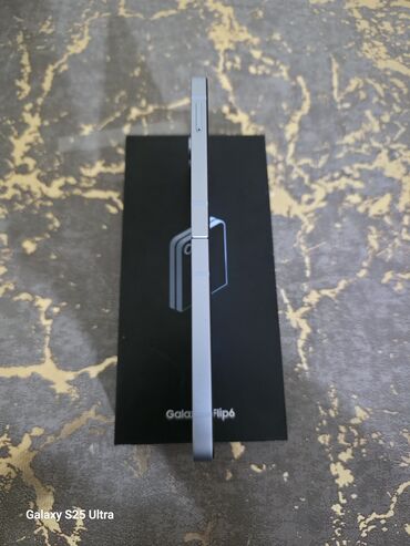 Samsung: Samsung Galaxy Z Flip6 — 6