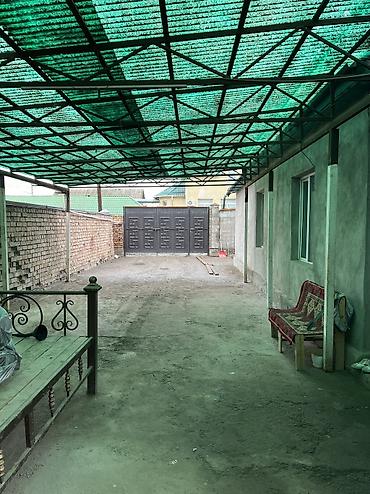 Продажа коттеджей и домов: Продается частный дом с участком 4 соток Район пишпек, главная улица — 17