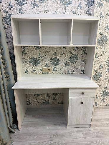 Yazı masası. Satılır 150 azn. Ünvan İnqilab(SemaG)